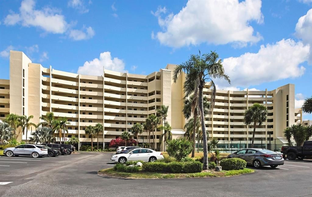 待售: $265,000 (1 贝兹, 1 浴室, 733 平方英尺)