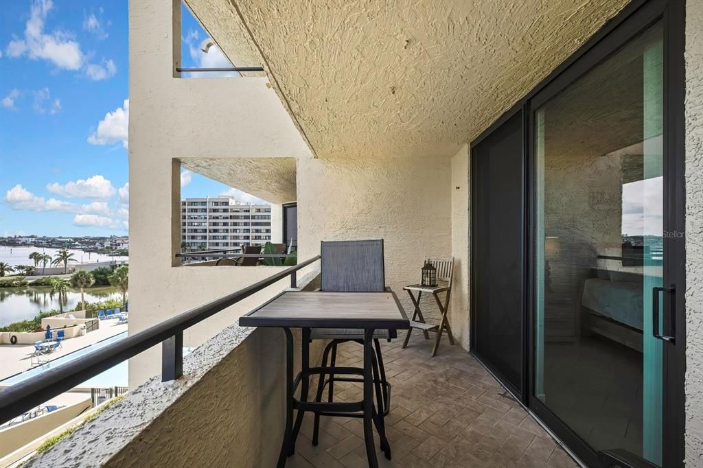 待售: $265,000 (1 贝兹, 1 浴室, 733 平方英尺)