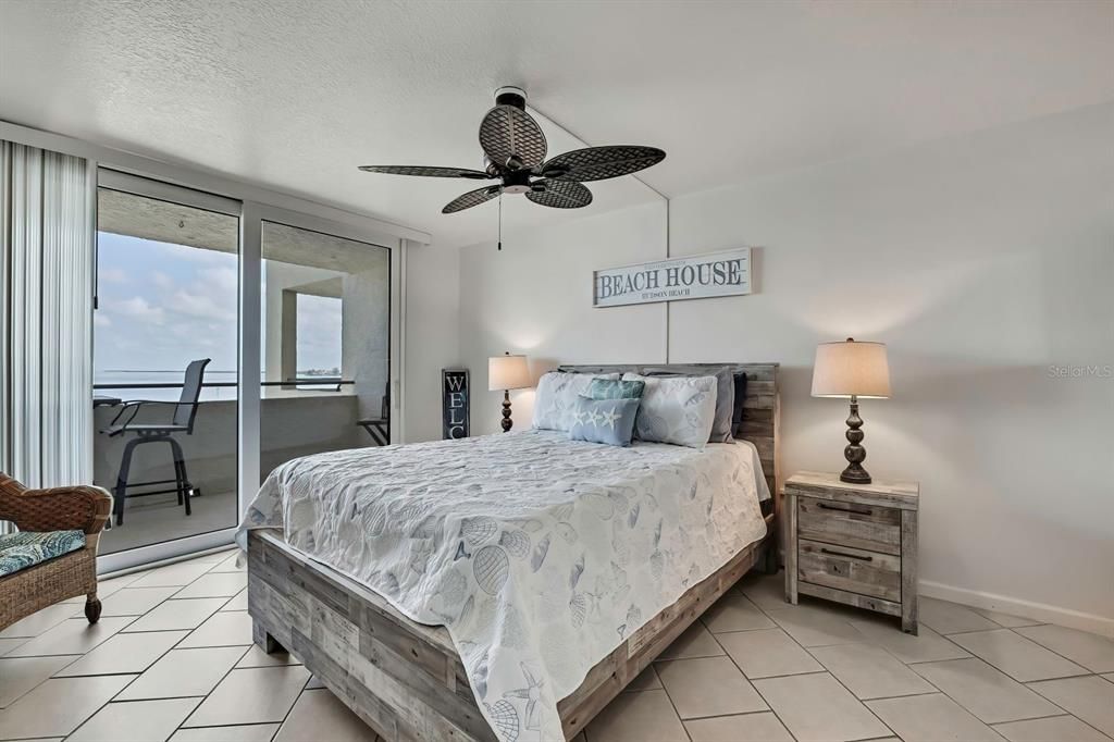 待售: $265,000 (1 贝兹, 1 浴室, 733 平方英尺)