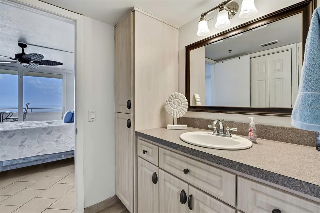 待售: $265,000 (1 贝兹, 1 浴室, 733 平方英尺)