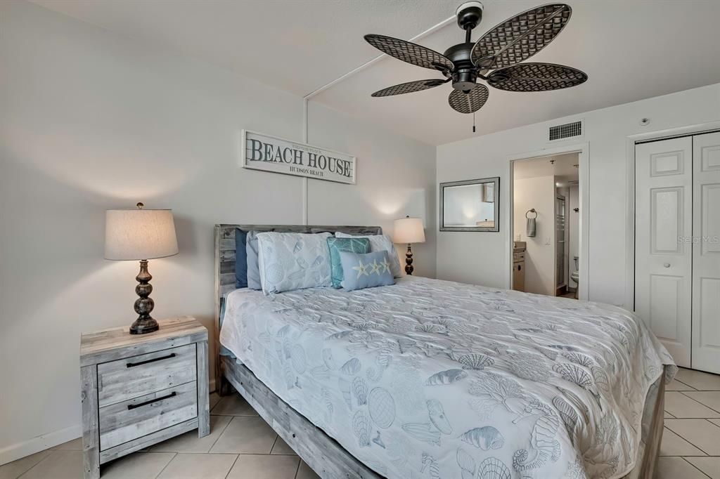 待售: $265,000 (1 贝兹, 1 浴室, 733 平方英尺)