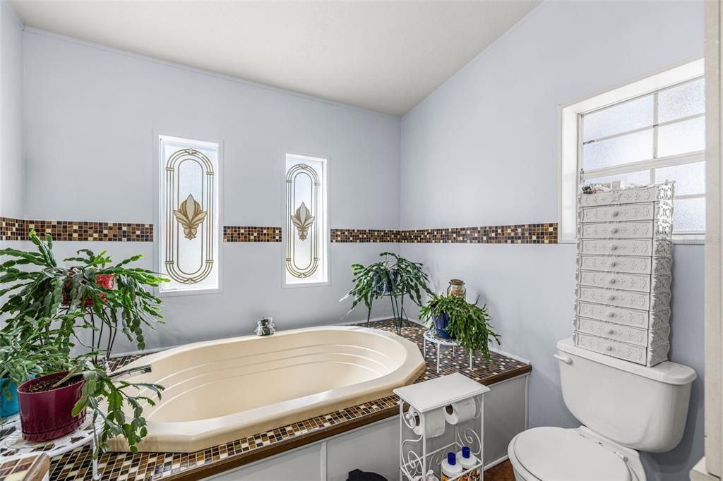 Под контрактом: $279,900 (3 спален, 2 ванн, 1713 Квадратных фут)