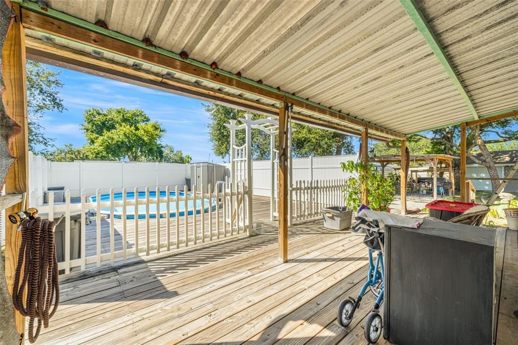 Под контрактом: $279,900 (3 спален, 2 ванн, 1713 Квадратных фут)