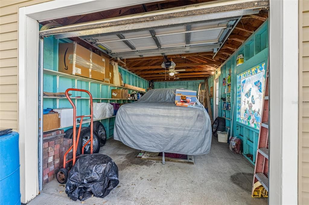 Под контрактом: $279,900 (3 спален, 2 ванн, 1713 Квадратных фут)