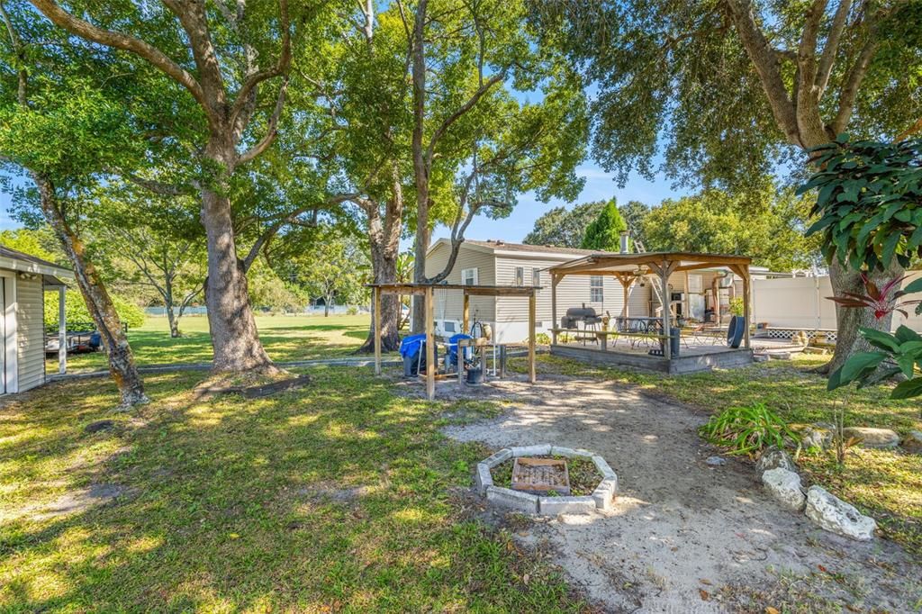 Под контрактом: $279,900 (3 спален, 2 ванн, 1713 Квадратных фут)