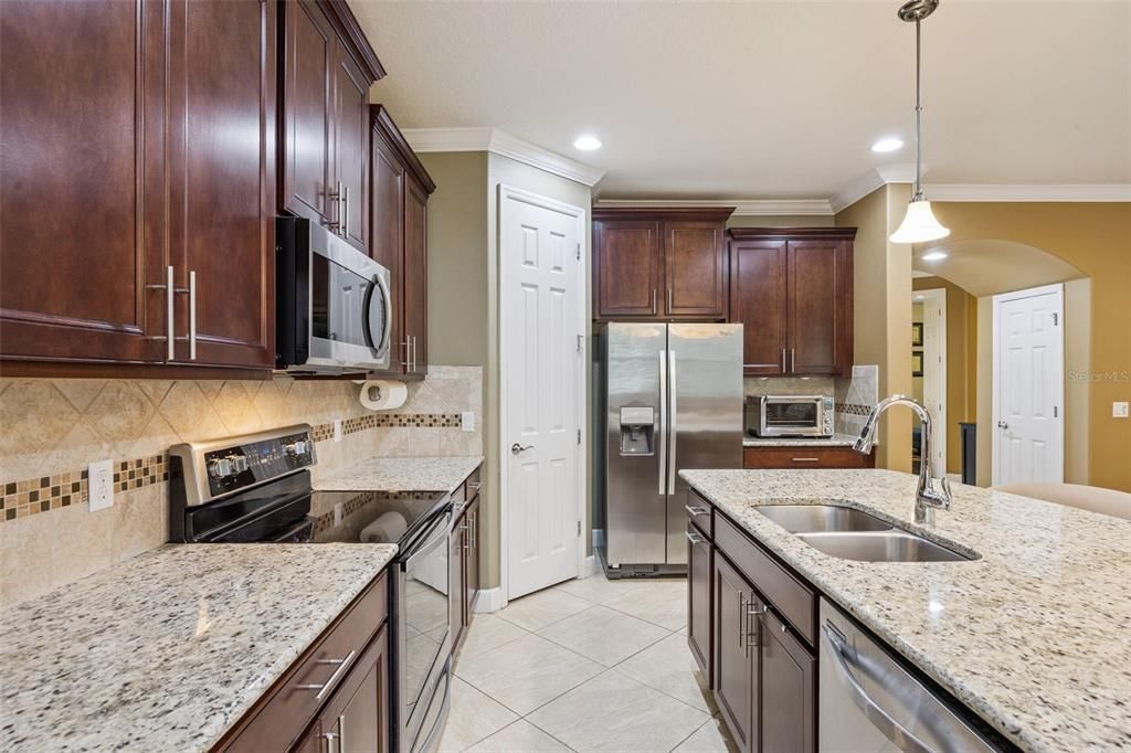 For Sale: $750,000 (5 beds, 3 baths, 3116 Square Feet)