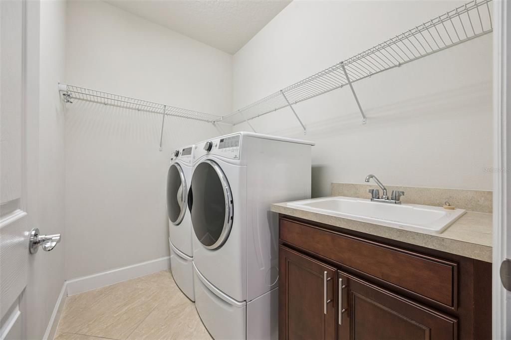 For Sale: $750,000 (5 beds, 3 baths, 3116 Square Feet)