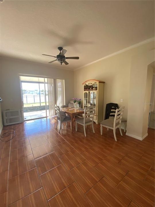 待售: $350,000 (3 贝兹, 2 浴室, 1809 平方英尺)