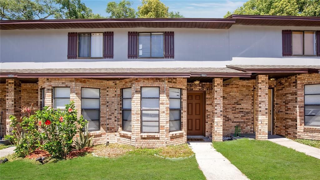 For Sale: $225,000 (2 beds, 1 baths, 1178 Square Feet)