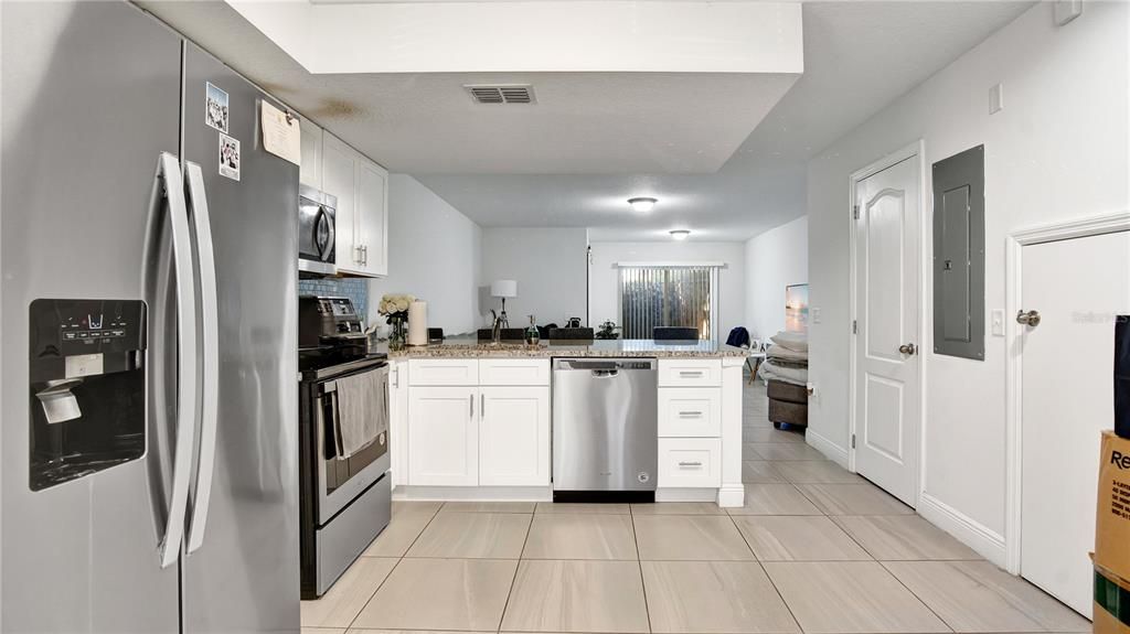 For Sale: $225,000 (2 beds, 1 baths, 1178 Square Feet)