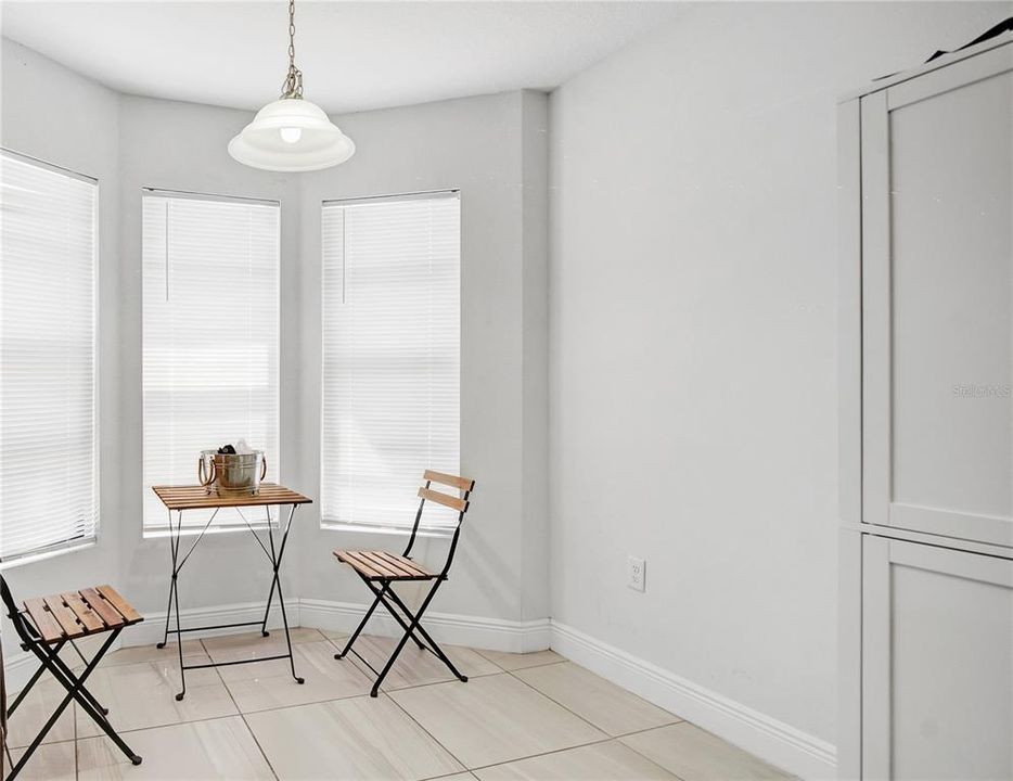 For Sale: $225,000 (2 beds, 1 baths, 1178 Square Feet)