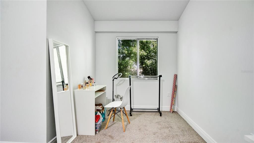 For Sale: $225,000 (2 beds, 1 baths, 1178 Square Feet)