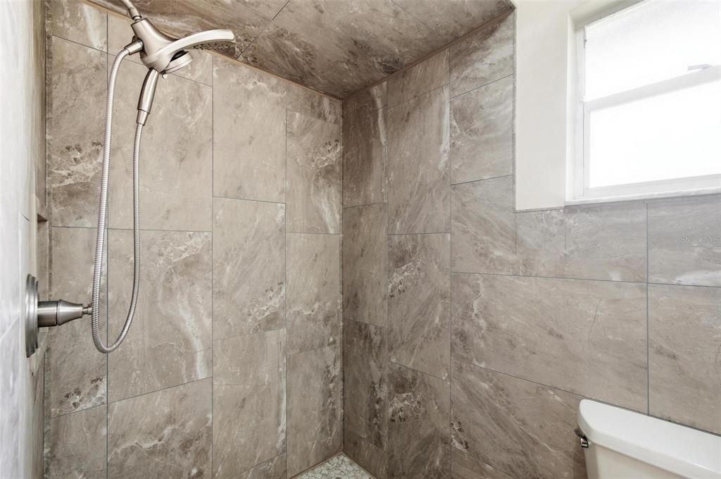 For Sale: $339,500 (3 beds, 2 baths, 1768 Square Feet)