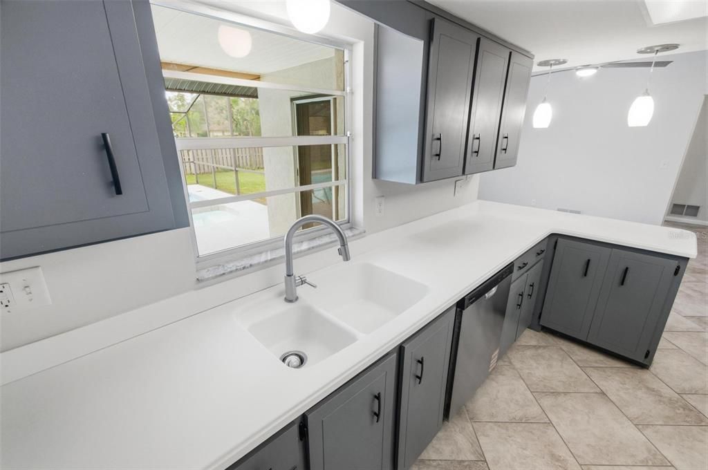 For Sale: $339,500 (3 beds, 2 baths, 1768 Square Feet)