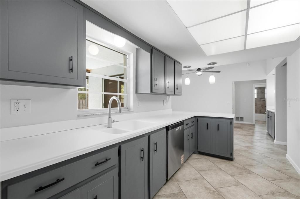 For Sale: $339,500 (3 beds, 2 baths, 1768 Square Feet)