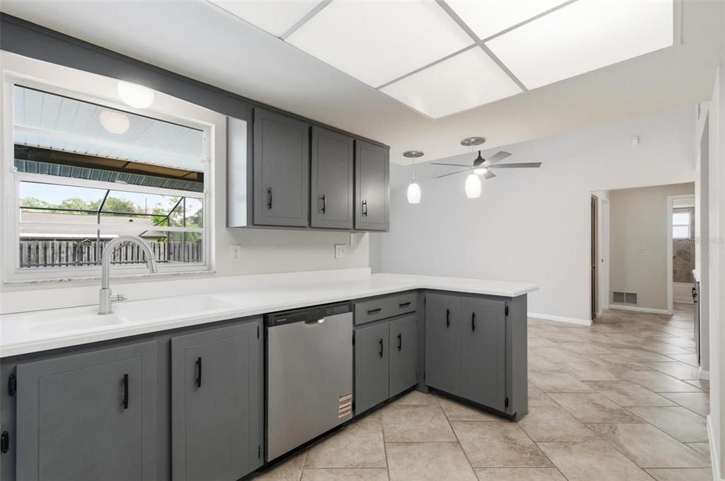 For Sale: $339,500 (3 beds, 2 baths, 1768 Square Feet)