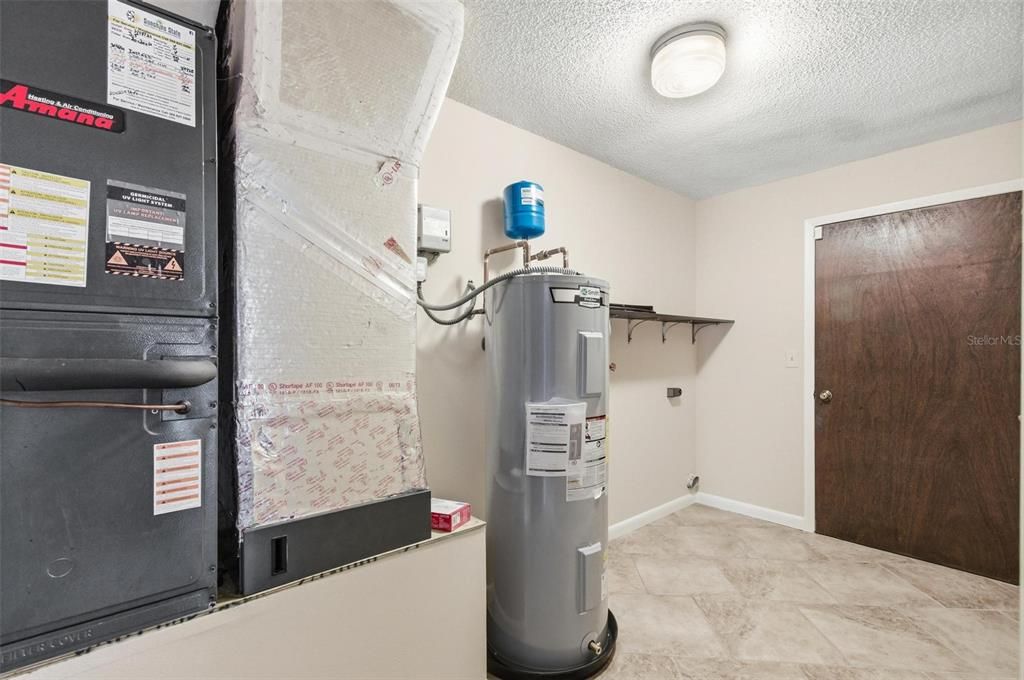 For Sale: $339,500 (3 beds, 2 baths, 1768 Square Feet)