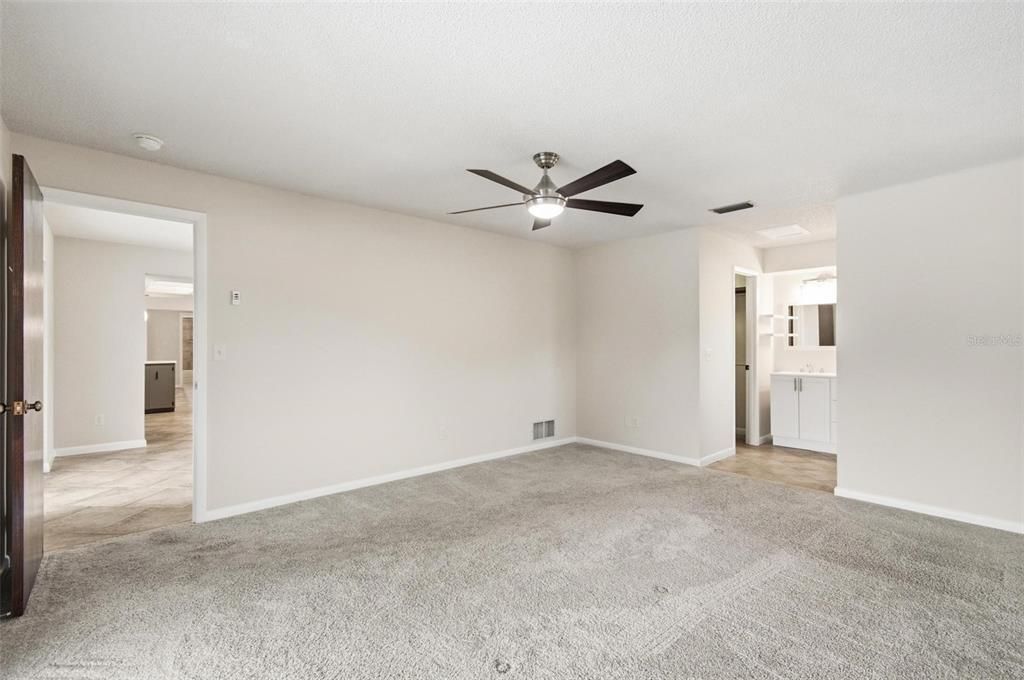 For Sale: $339,500 (3 beds, 2 baths, 1768 Square Feet)