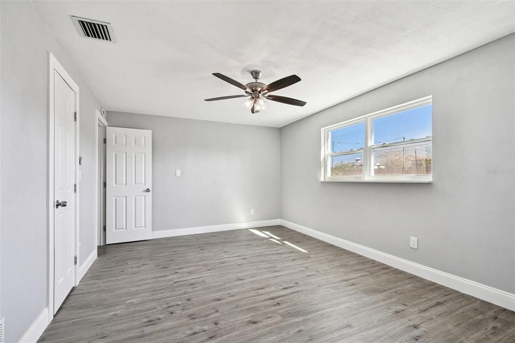 For Sale: $549,900 (4 beds, 2 baths, 2100 Square Feet)