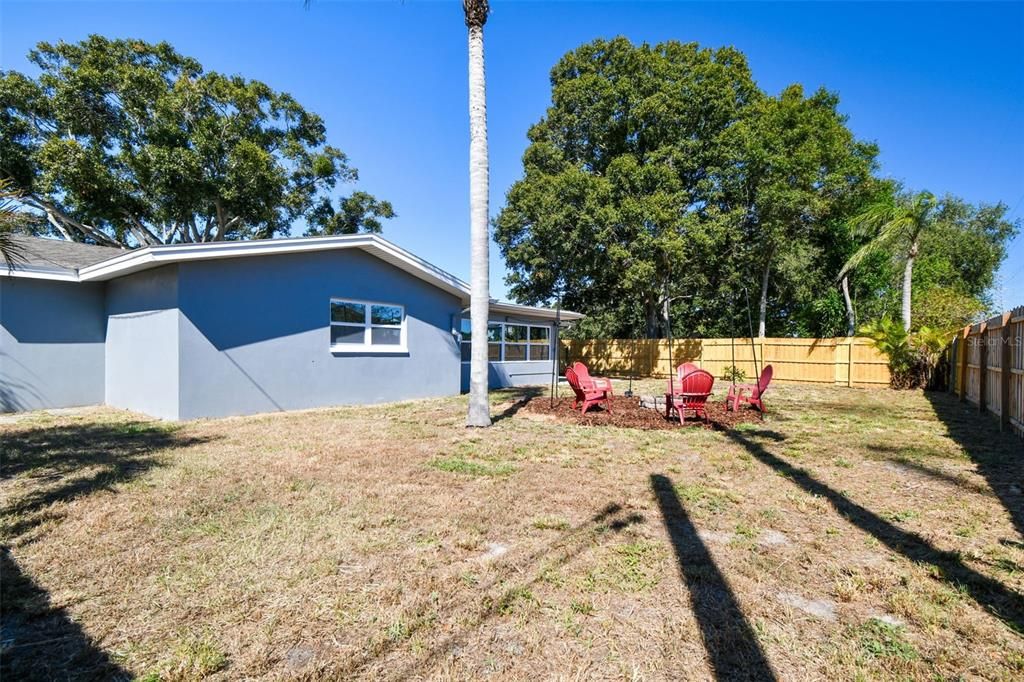 For Sale: $549,900 (4 beds, 2 baths, 2100 Square Feet)