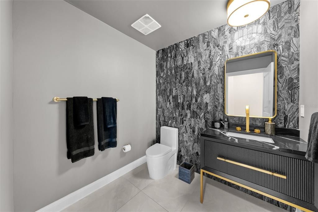 En Venta: $2,150,000 (2 camas, 2 baños, 2636 Pies cuadrados)