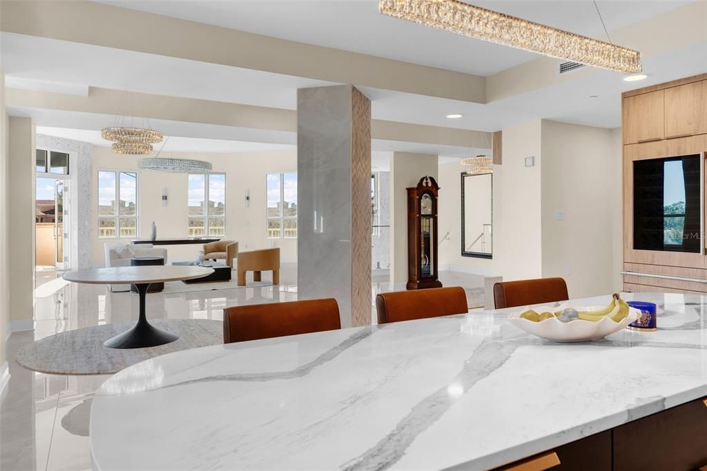 En Venta: $2,150,000 (2 camas, 2 baños, 2636 Pies cuadrados)