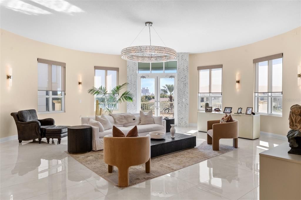 En Venta: $2,150,000 (2 camas, 2 baños, 2636 Pies cuadrados)