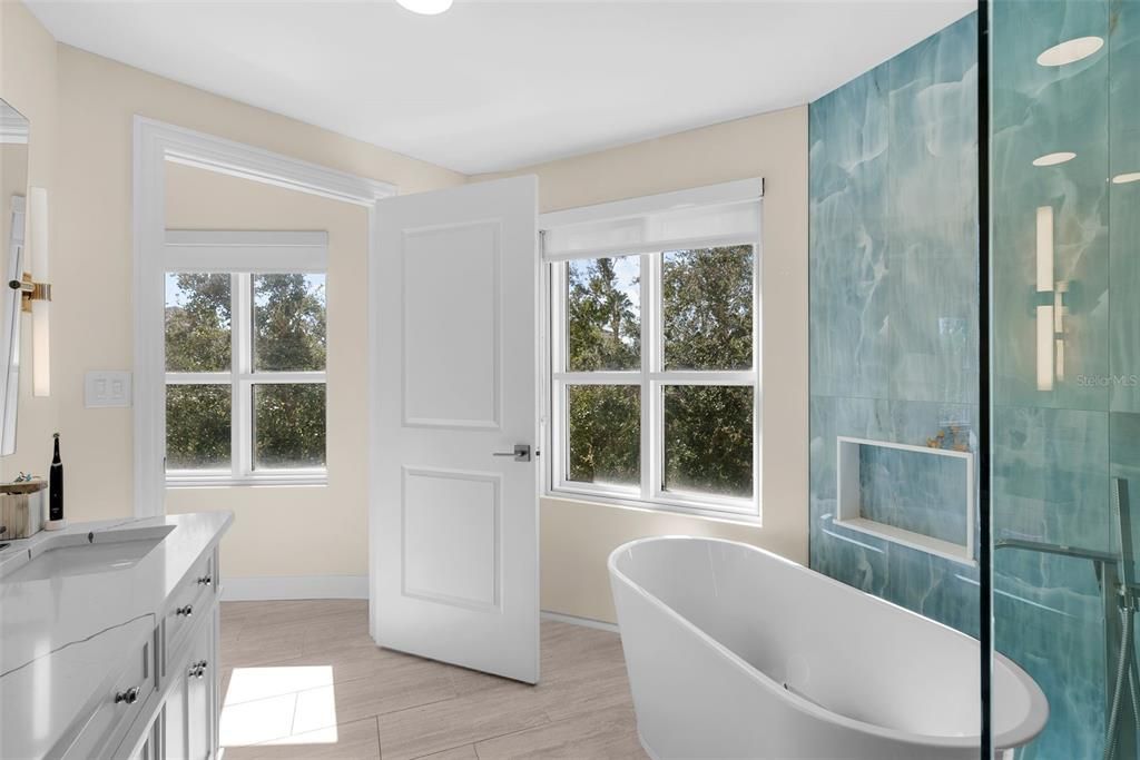 En Venta: $2,150,000 (2 camas, 2 baños, 2636 Pies cuadrados)