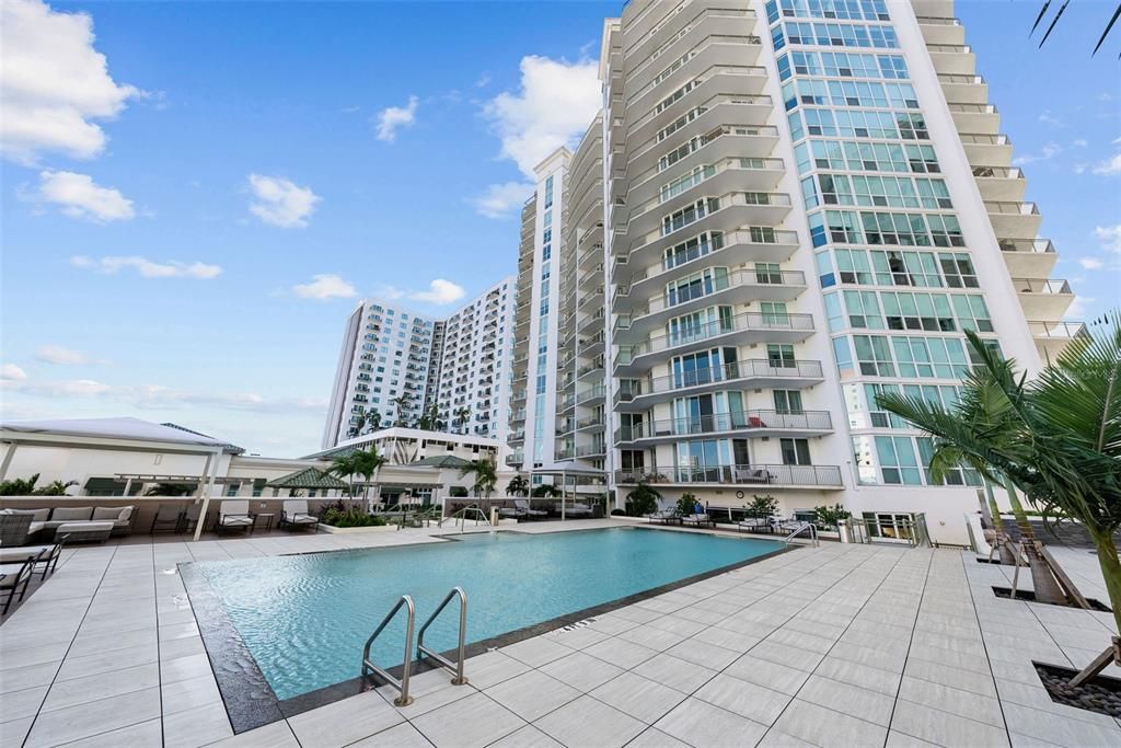 En Venta: $2,150,000 (2 camas, 2 baños, 2636 Pies cuadrados)