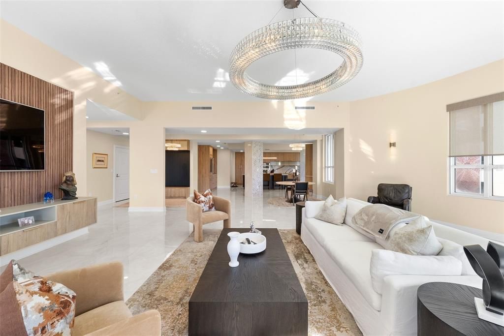 En Venta: $2,150,000 (2 camas, 2 baños, 2636 Pies cuadrados)