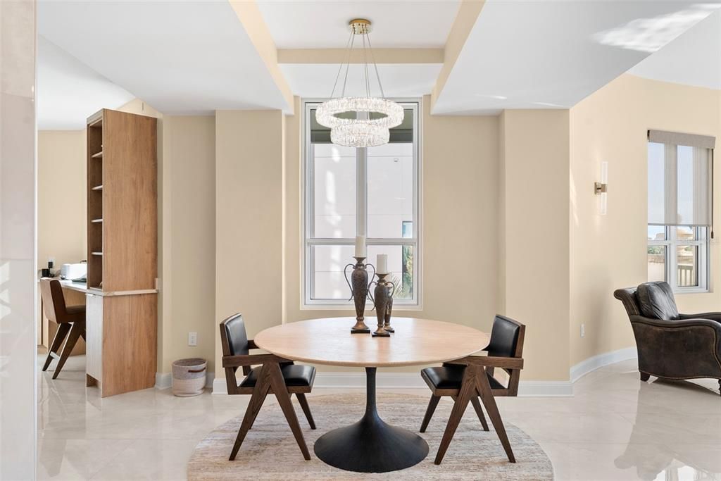 En Venta: $2,150,000 (2 camas, 2 baños, 2636 Pies cuadrados)