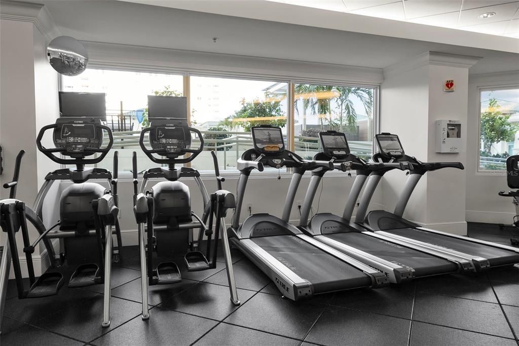 En Venta: $2,150,000 (2 camas, 2 baños, 2636 Pies cuadrados)