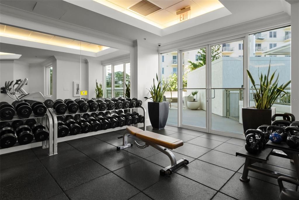 En Venta: $2,150,000 (2 camas, 2 baños, 2636 Pies cuadrados)