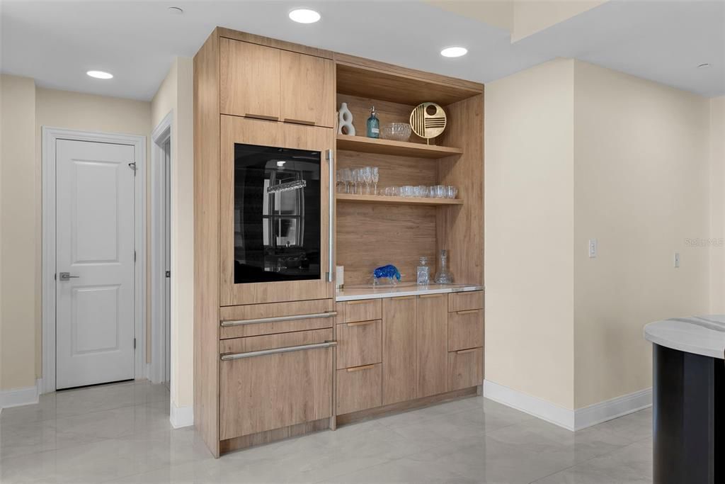 En Venta: $2,150,000 (2 camas, 2 baños, 2636 Pies cuadrados)