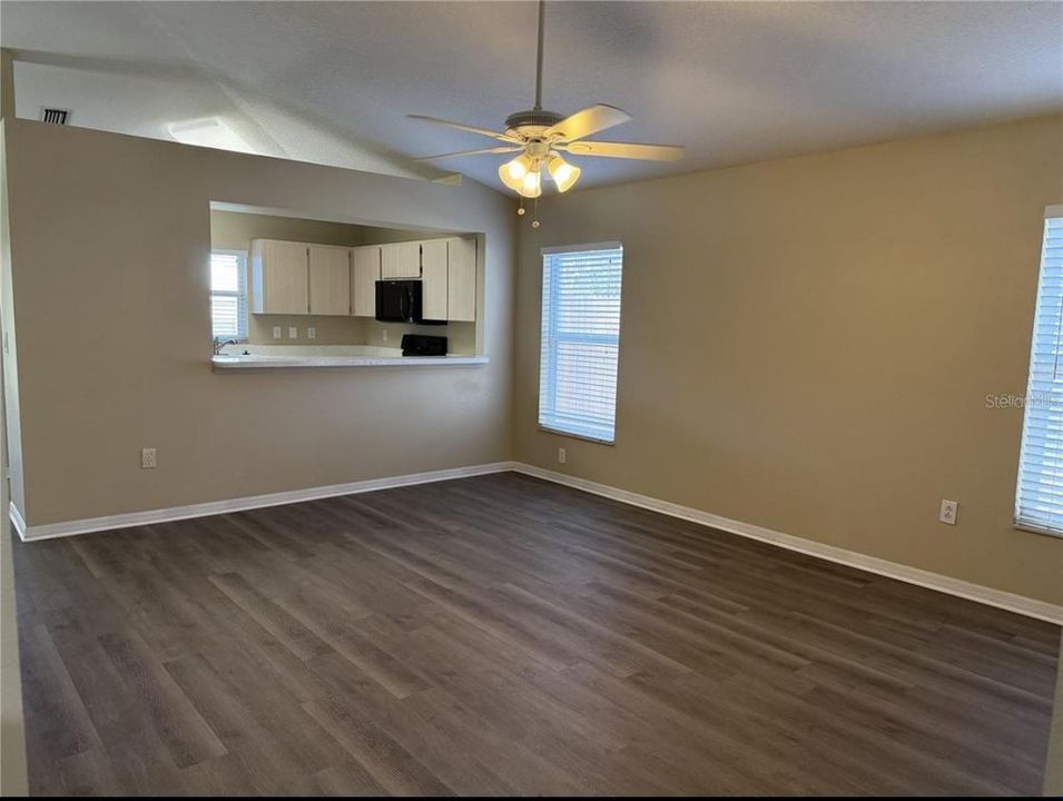 出租: $2,490 (3 贝兹, 2 浴室, 1410 平方英尺)