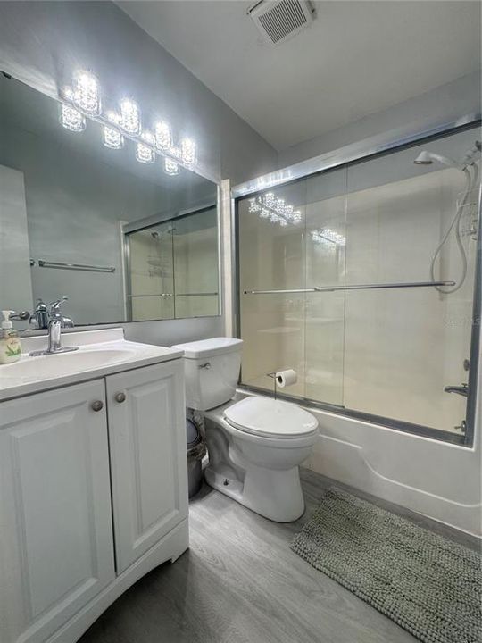 For Rent: $2,200 (2 beds, 2 baths, 1016 Square Feet)