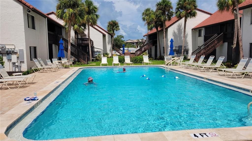 For Rent: $2,200 (2 beds, 2 baths, 1016 Square Feet)