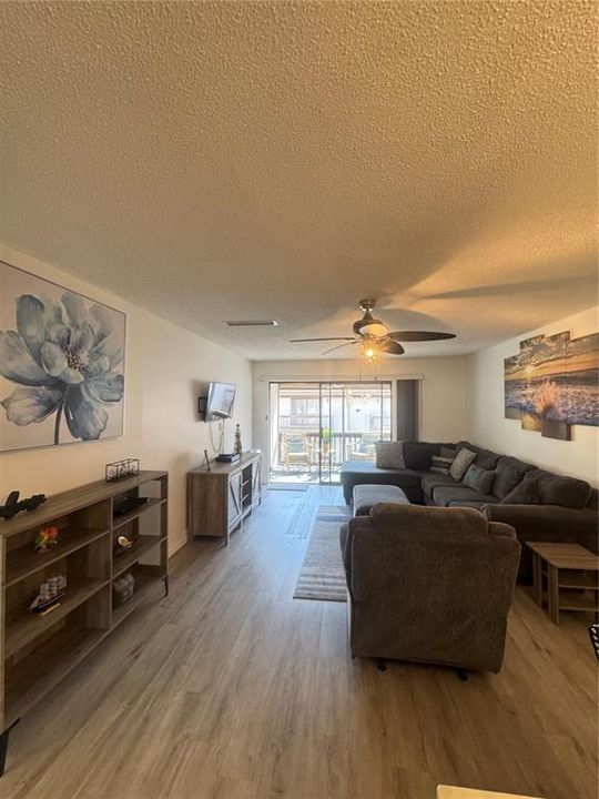 For Rent: $2,200 (2 beds, 2 baths, 1016 Square Feet)