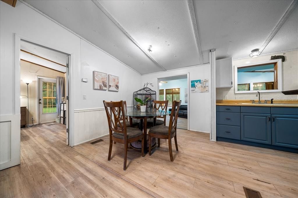 待售: $319,900 (4 贝兹, 2 浴室, 1632 平方英尺)