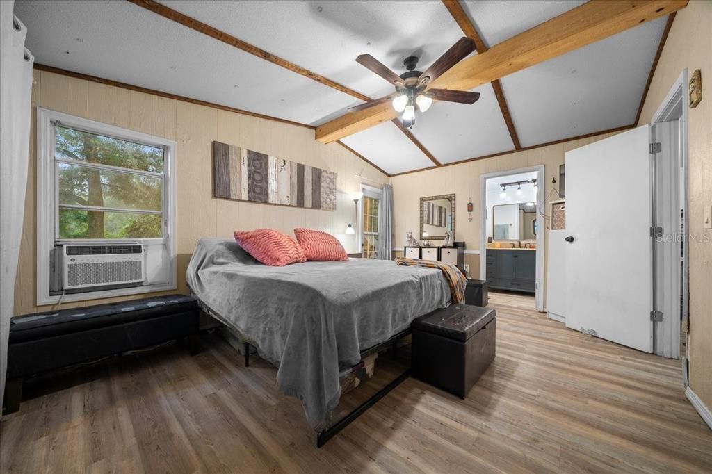 待售: $319,900 (4 贝兹, 2 浴室, 1632 平方英尺)