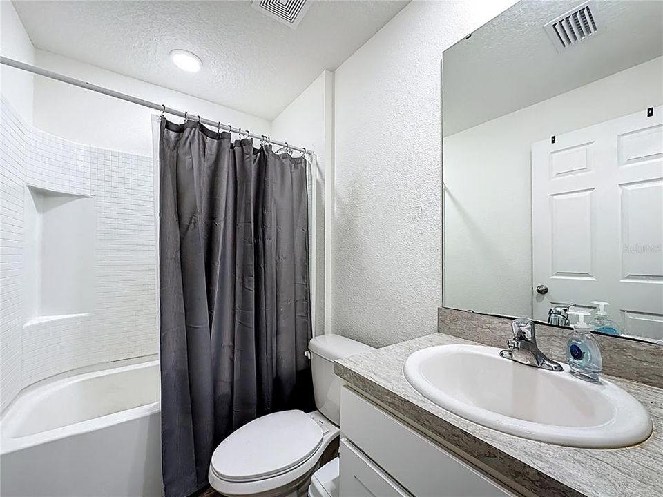 For Sale: $282,000 (3 beds, 2 baths, 1284 Square Feet)