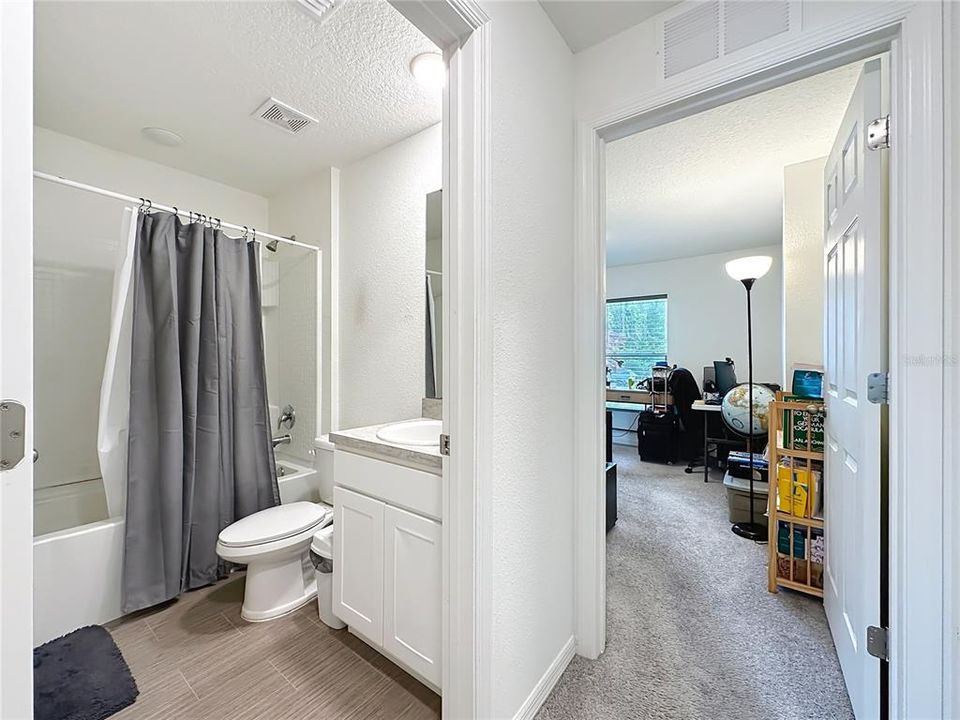 For Sale: $282,000 (3 beds, 2 baths, 1284 Square Feet)