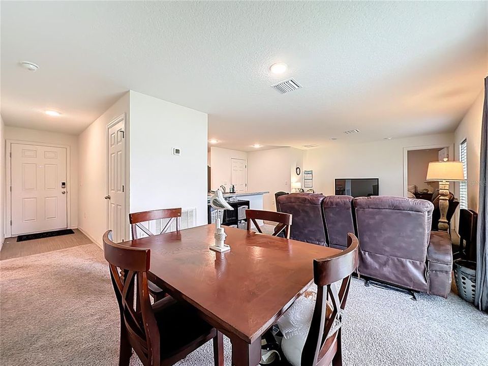 For Sale: $282,000 (3 beds, 2 baths, 1284 Square Feet)