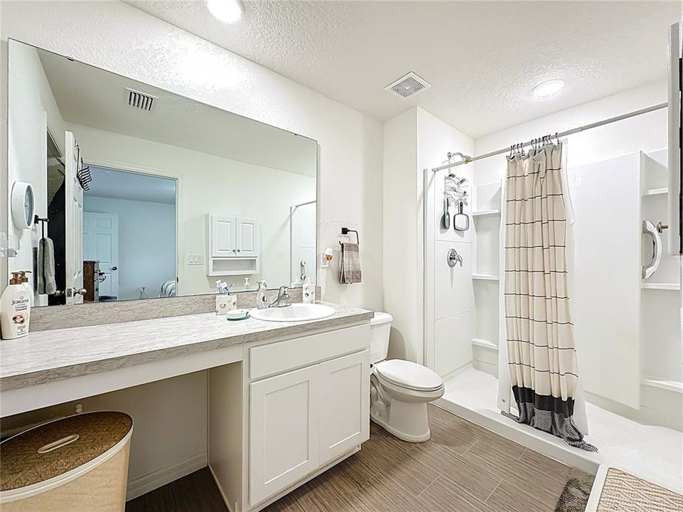 For Sale: $282,000 (3 beds, 2 baths, 1284 Square Feet)