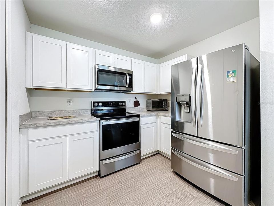 For Sale: $282,000 (3 beds, 2 baths, 1284 Square Feet)