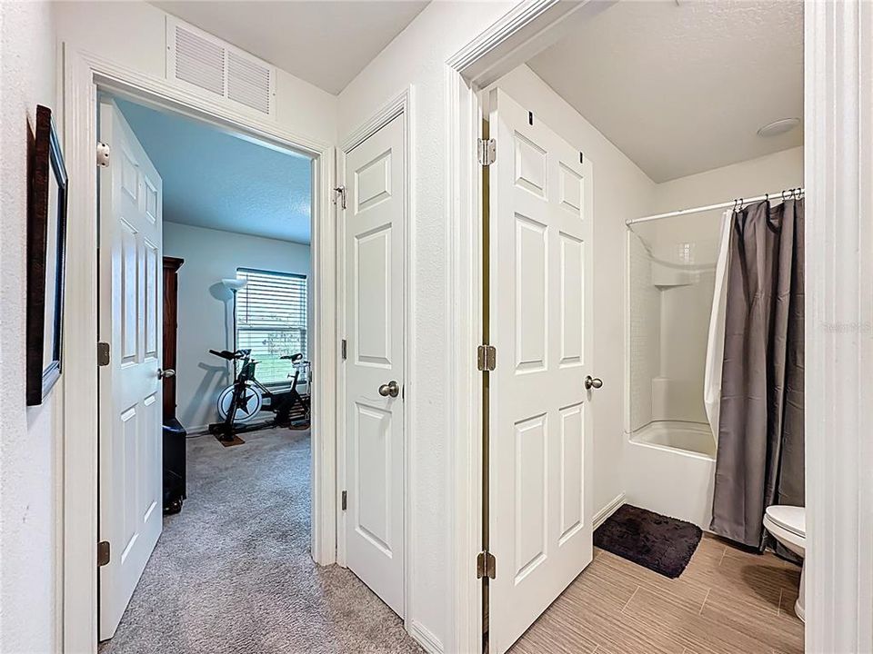 For Sale: $282,000 (3 beds, 2 baths, 1284 Square Feet)