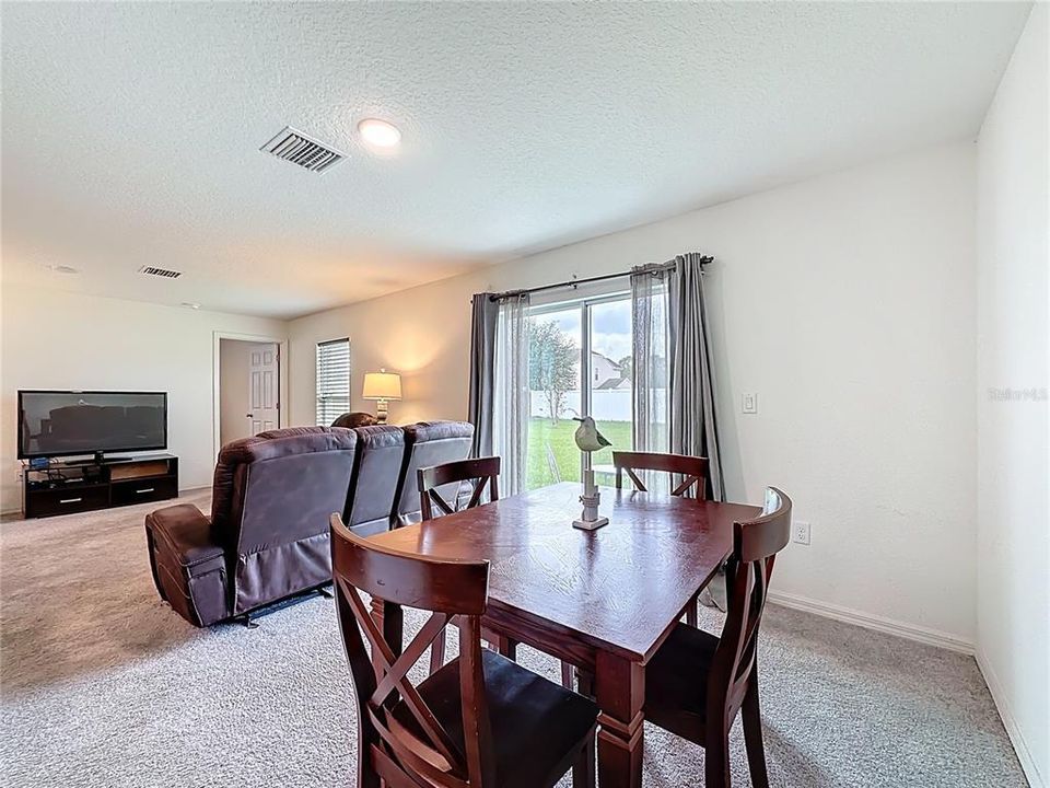 For Sale: $282,000 (3 beds, 2 baths, 1284 Square Feet)