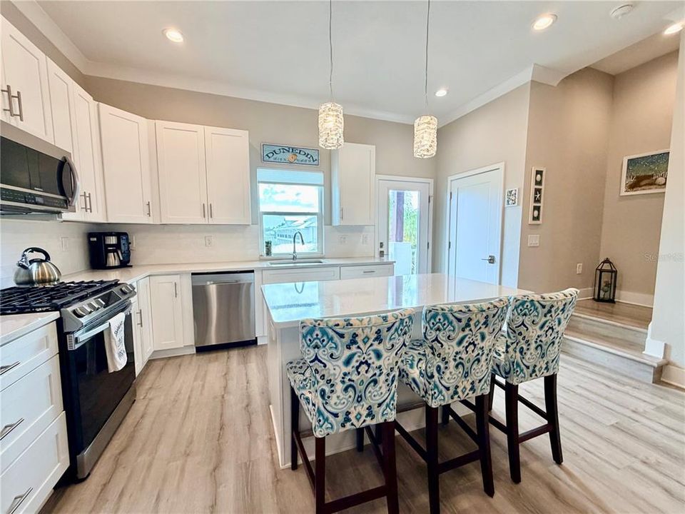 For Rent: $4,200 (3 beds, 3 baths, 1970 Square Feet)