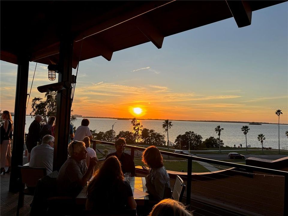 For Rent: $4,200 (3 beds, 3 baths, 1970 Square Feet)