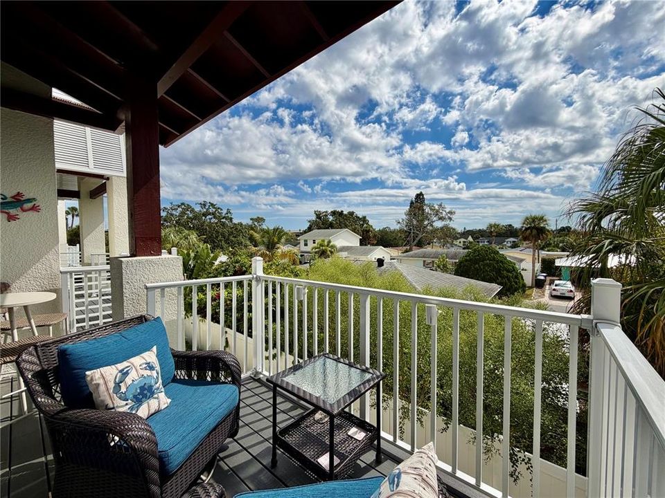 For Rent: $4,200 (3 beds, 3 baths, 1970 Square Feet)